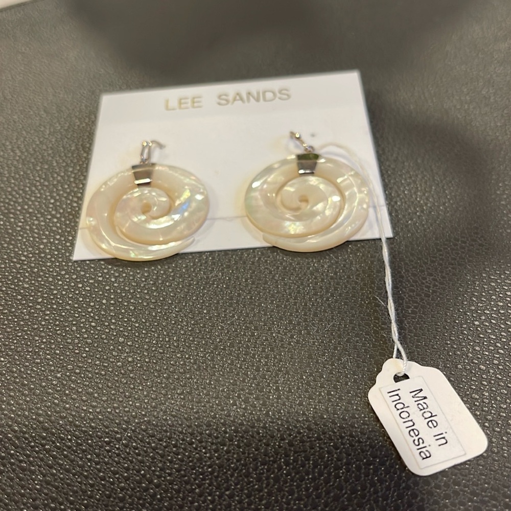 NWT Lee Sands mother of pearl earrings